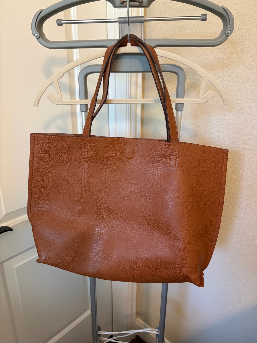 Classic Brown Leather Tote Bag - Women's Carryall